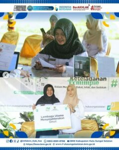 BNNK Hulu Sungai Selatan menyerahkan Sedekah Ramadhan ke Baznaz HSS